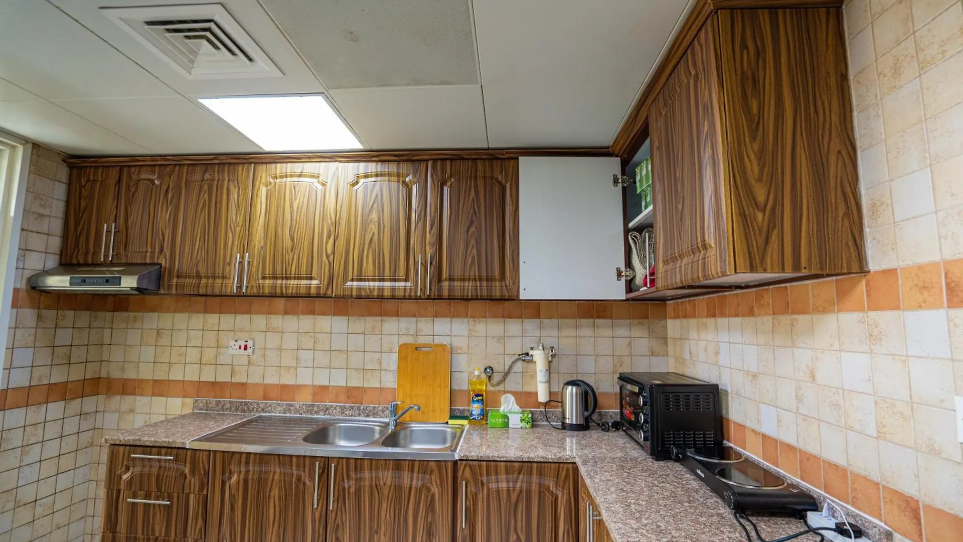 Home Stay For Family Abu Dabi Pansiyon
